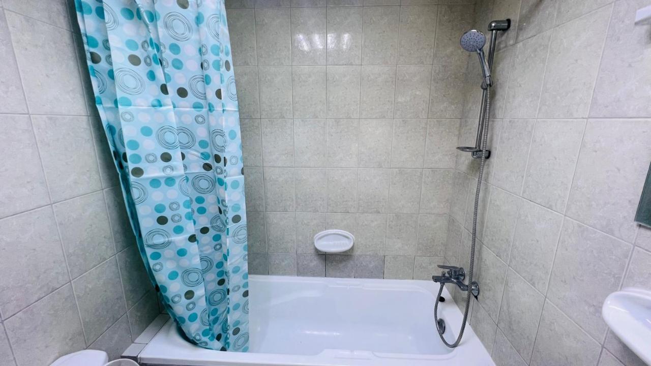 Newly Furnished Cozy One Bed 2 Bathroom View Apartamento *