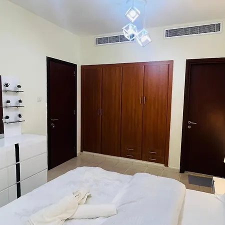 Newly Furnished Cozy One Bed Room Apartment 2 Bathroom City View Дубай Экстерьер фото