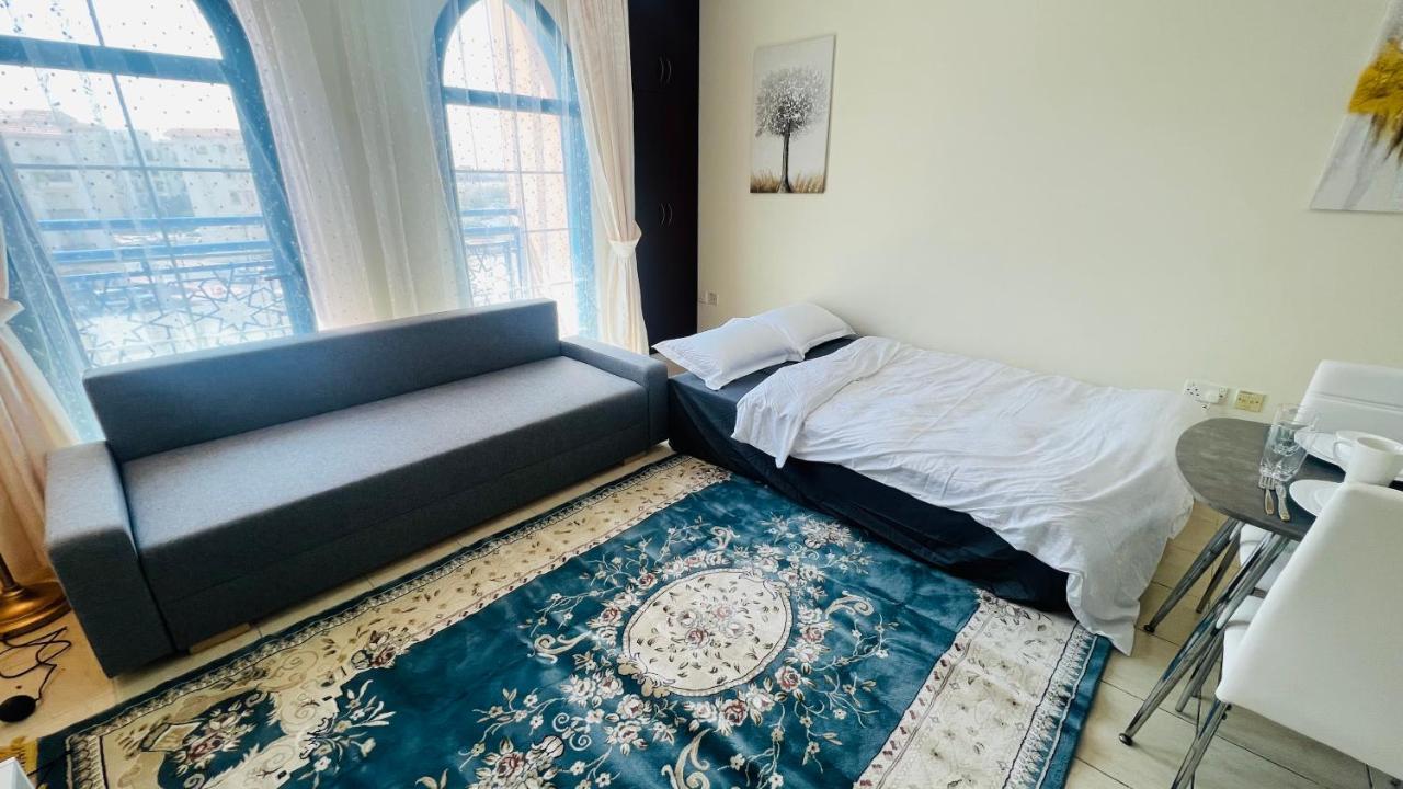شقة Newly Furnished Cozy One Bed 2 Bathroom View دبي