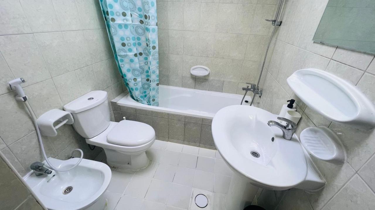 Newly Furnished Cozy One Bed 2 Bathroom View شقة دبي