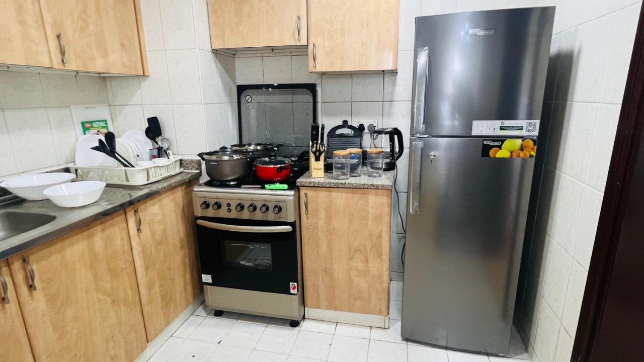 شقة Newly Furnished Cozy One Bed 2 Bathroom View دبي