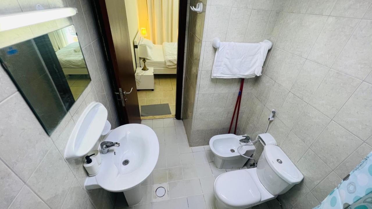 Newly Furnished Cozy One Bed 2 Bathroom View *